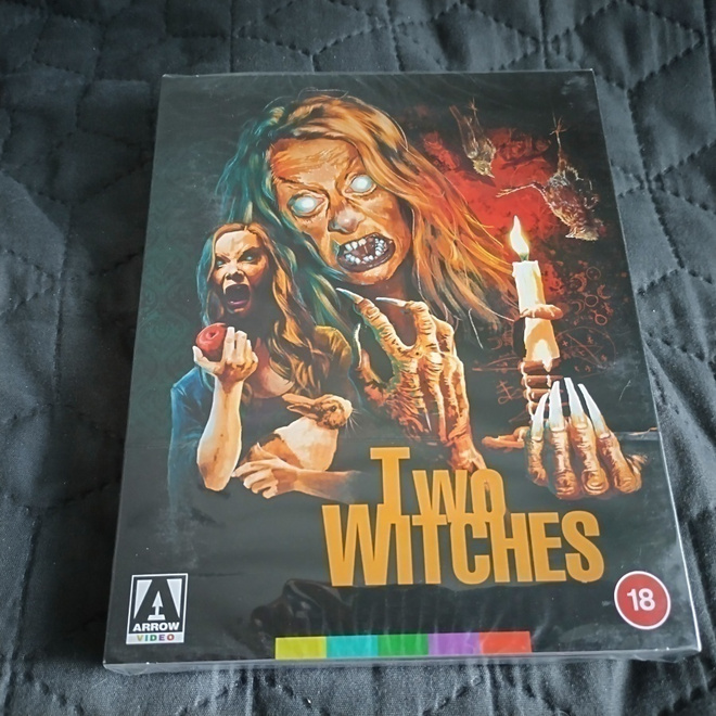Two Witches Blu-ray slipcover **muoveissa**