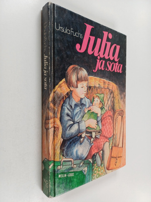 Ursula Fuchs : Julia ja sota