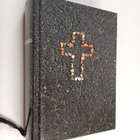 Uusi testamentti ja Psalmit (1992) - pikkukuva 1