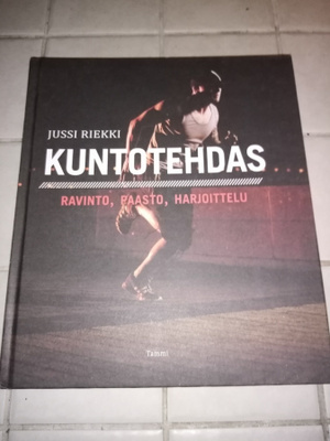 RIEKKI :  KUNTOTEHDAS ( SIS POSTIKULU )