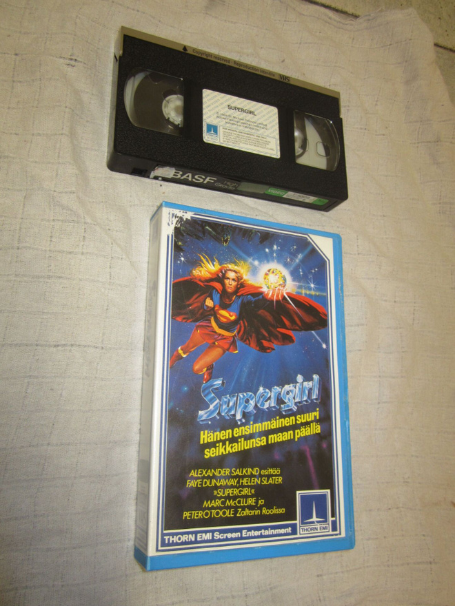 SUPERGIRL  ( ISOKOPPAINEN VHS v 1984 )
