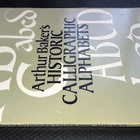 Arthur Baker's Historic Calligraphic Alphabet - pikkukuva 1