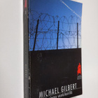 Michael Gilbert : Kuolema vankileirillä - pikkukuva 1