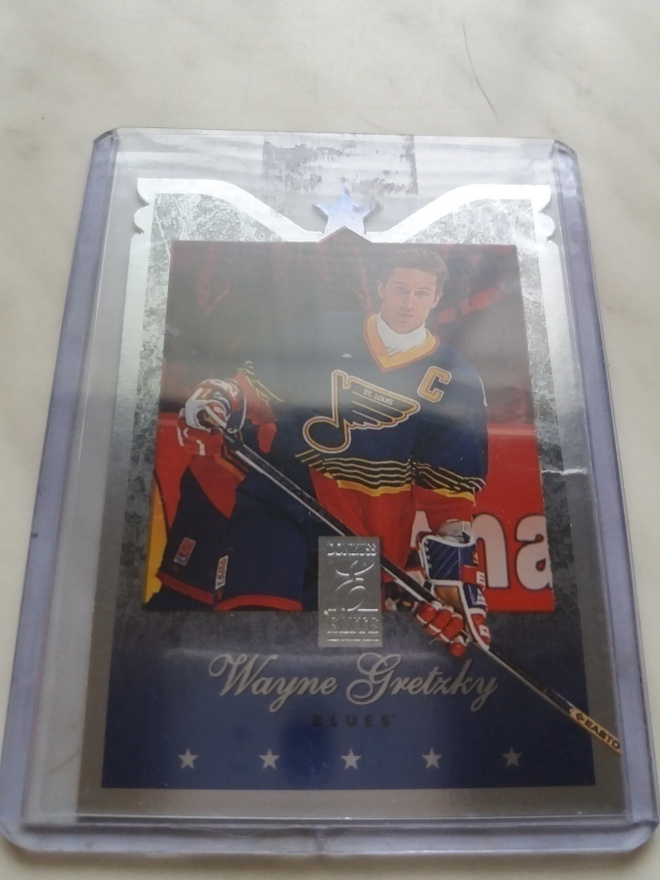 1995-96 Donruss Elite Die-Cut Insert #58 Wayne Gretzky