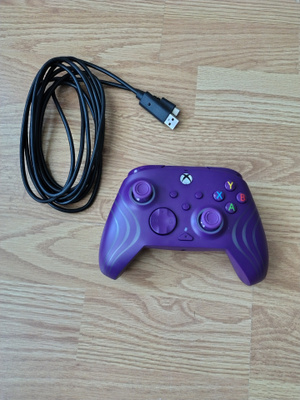 Xbox Series / One langallinen ohjain