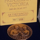 Prinsessa Victoria 1977. Todistuksella. Numeroitu. Halkaisij - pikkukuva 2