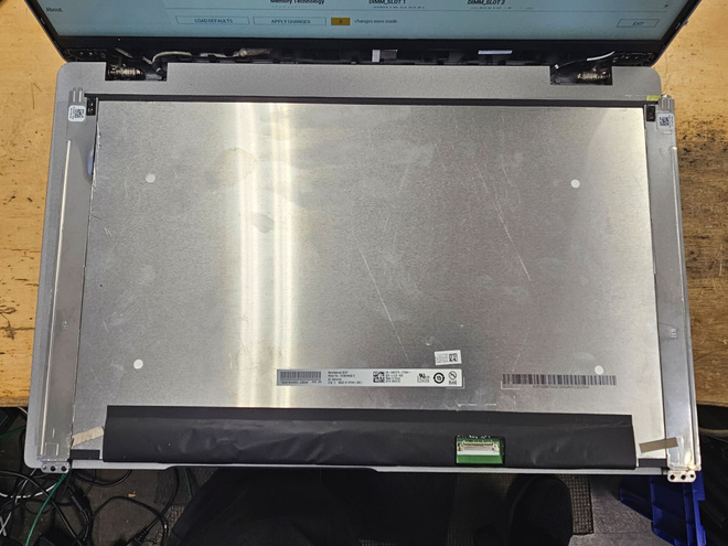 Dell Precision 3571 15.6" FHD IPN näyttöpaneeli  B-grade