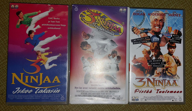 VHS FI: 3 Ninjaa-Iskee takasin/Sotapolulla/Pistää tuulemaan