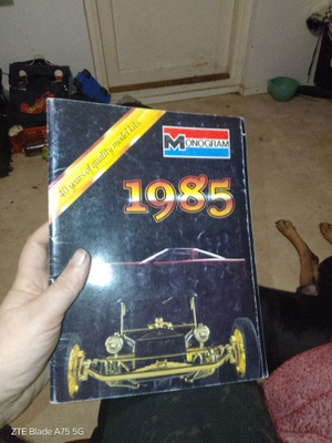 Monogram 1985 kuvasto. Kuv