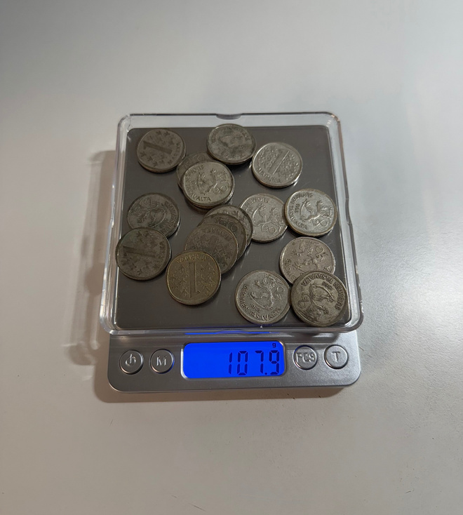 107,9g erä hopea markkoja