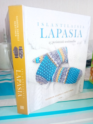 Henttinen  :  Islantilaisia lapasia  ( SIS POSTIKULU )