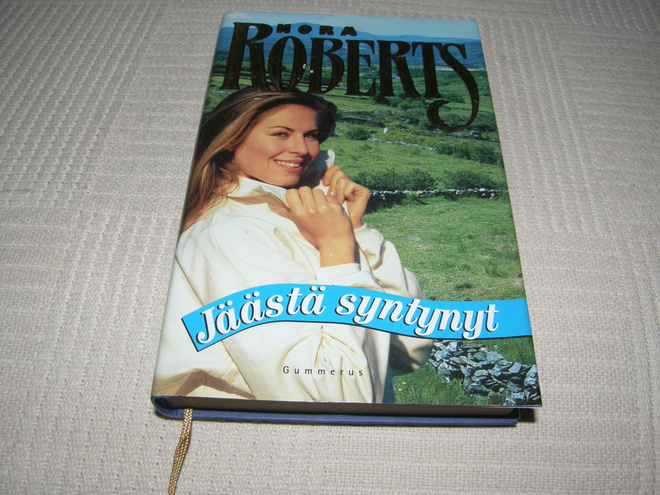 Nora Roberts Jäästä syntynyt -sid