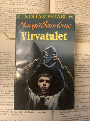 Margit Sandemo - Virvatulet (pokkari)