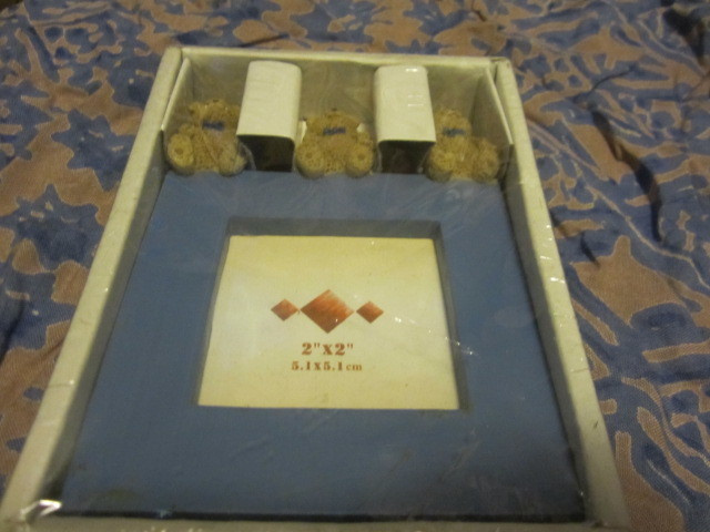 Pieni Kehys 9 x 12 (5.1 x 5.1 kuvalle)