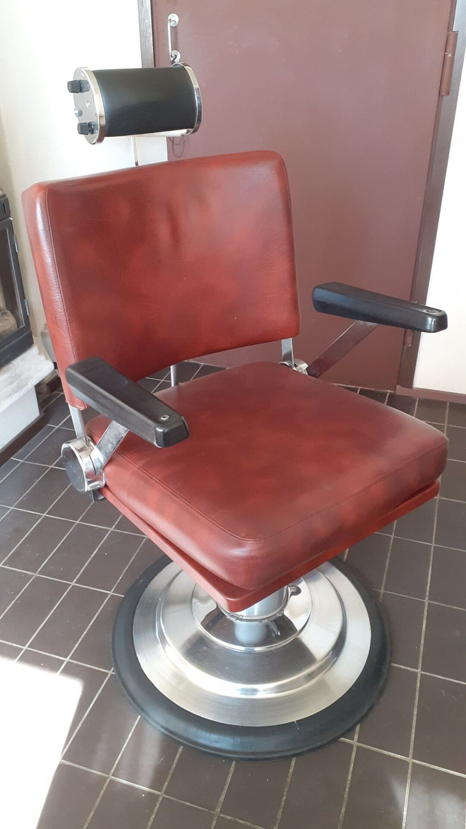 Kampaamotuoli Parturituoli