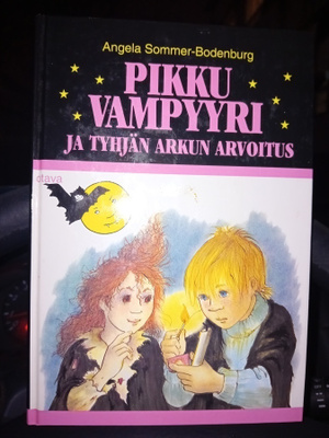 Sommer-Bodenburg : Pikku vampyyri ja tyhjän arkun arvoitus