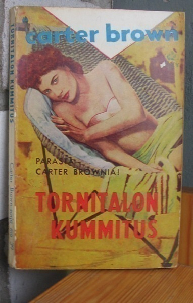 Carter Brown 39: Tornitalon kummitus, 127 s.