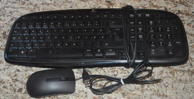 Logitech näppis ja Dell hiiri