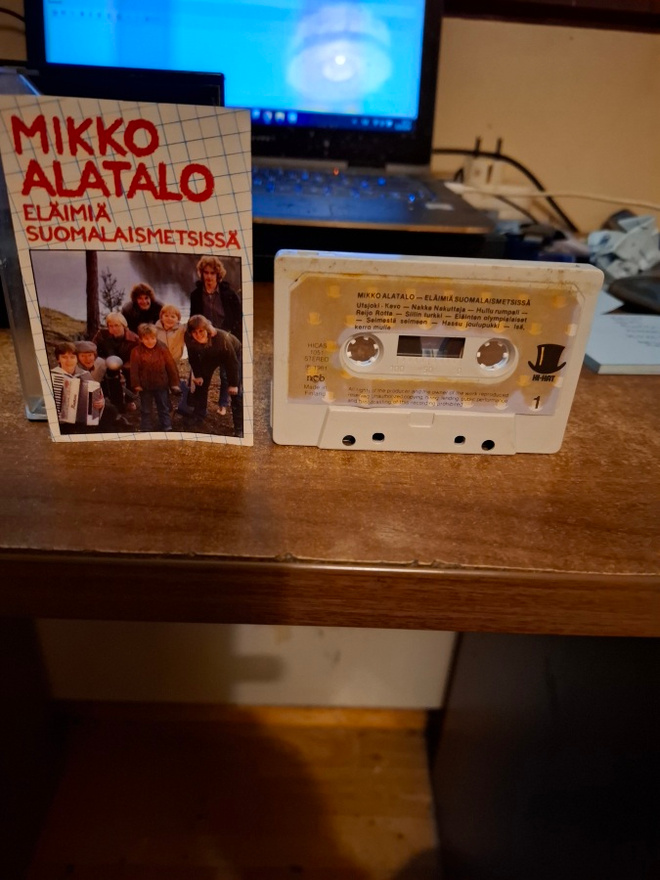 Mikko Alatalo - Eläimiä Suomalaismetsissa