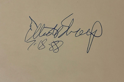 Elliott Sharp nimikirjoitus paperilla