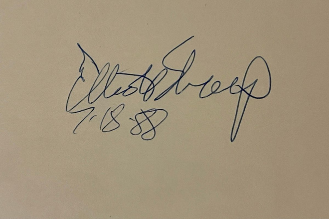 Elliott Sharp nimikirjoitus paperilla