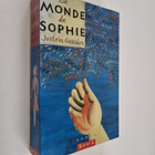 Jostein Gaarder : Le monde de Sophie : roman sur l'histoi... - pikkukuva 1
