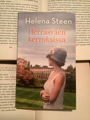 Helena Steen - Herrasväen kerroksissa (pokkari)