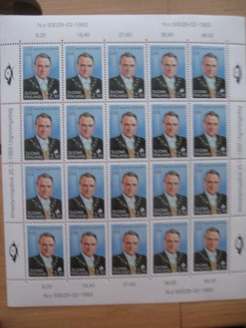 Mauno Koivisto postimerkki arkki vuodelta 1993 20 merkkiä