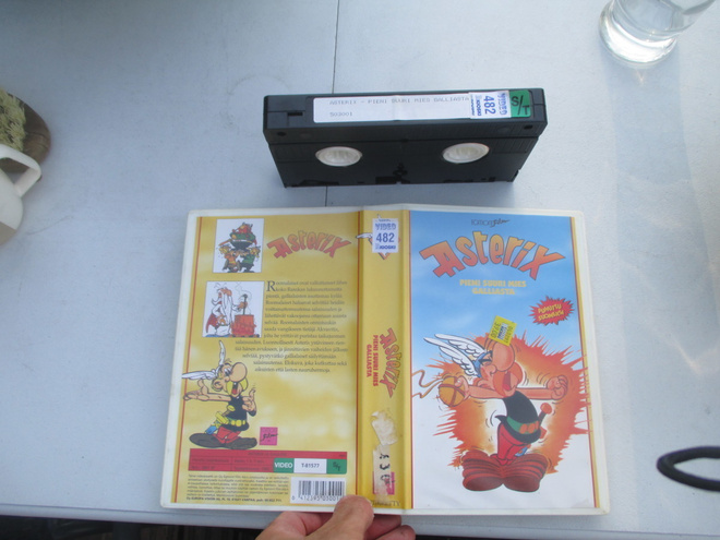 ASTERIX PIENI SUURI MIES GALLIASTA - r-kioskin vhs video
