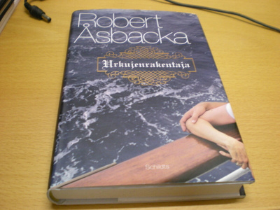 Robert Åsbacka: Urkujenrakentaja