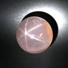 Tähti ruusukvartsi 552.83 ct kristallipallo 43 mm Madagaskar - pikkukuva 3