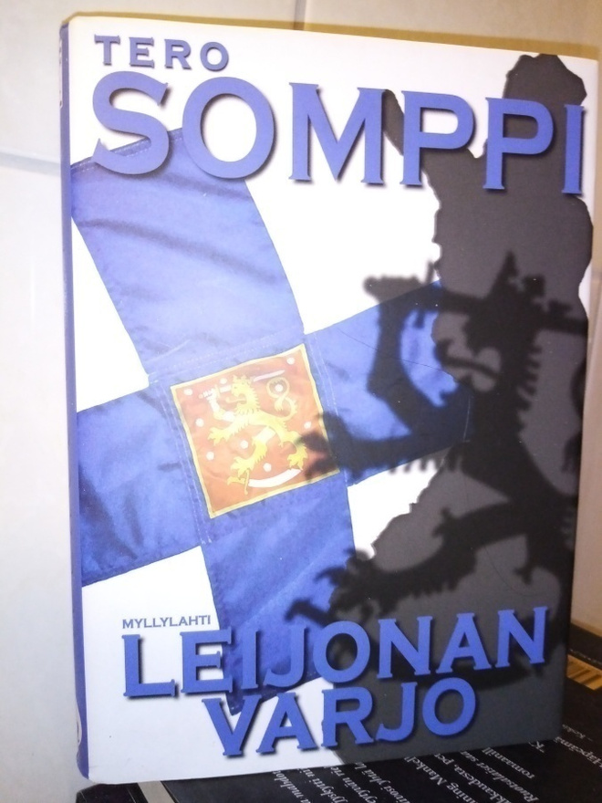 Tero SOMPPI  :  LEIJONAN VARJO ( SIS POSTIKULU )
