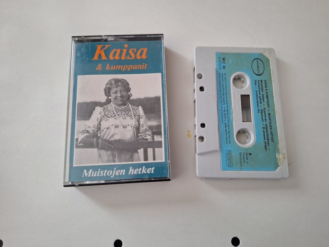 KAISA & KUMPPANIT - MUISTOJEN HETKET c-kasetti