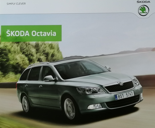 2011 Skoda Octavia esite - KUIN UUSI - 44 sivua - suom