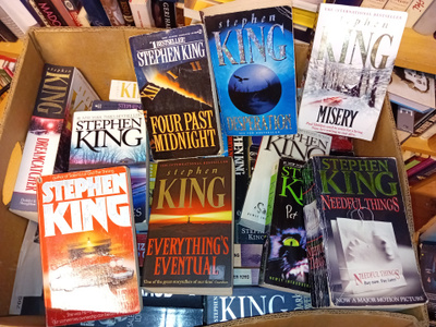34 kpl kokoelma STEPHEN KING pehmeäkantinen ( SIS POSTIKU)
