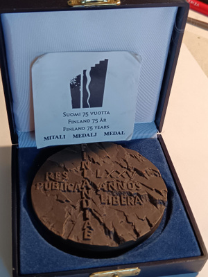 Suomi 75 v Mitali