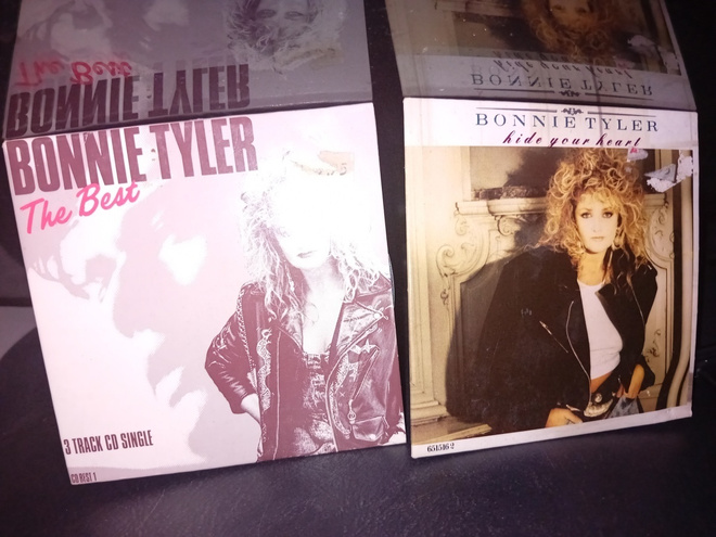 2 kpl CDS Bonnie Tyler : Hide your heart / The Best