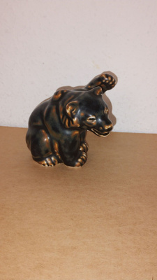 Knud Kyhn KARHU figuuri