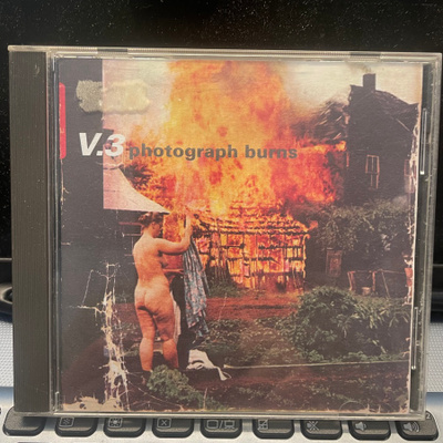 V.3 - Photograph Burns cd (Rare!)