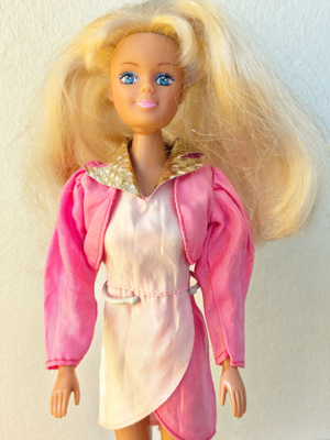 Barbie: Petra Kasari/Ysäri nukke
