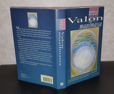 Merja Niemi : Valon maailmassa