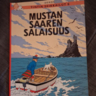 TINTTI MUSTAN SAAREN SALAISUUS - pikkukuva 3