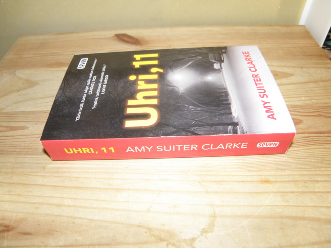 Amy Suiter Clarke Uhri, 11 (nidottu)