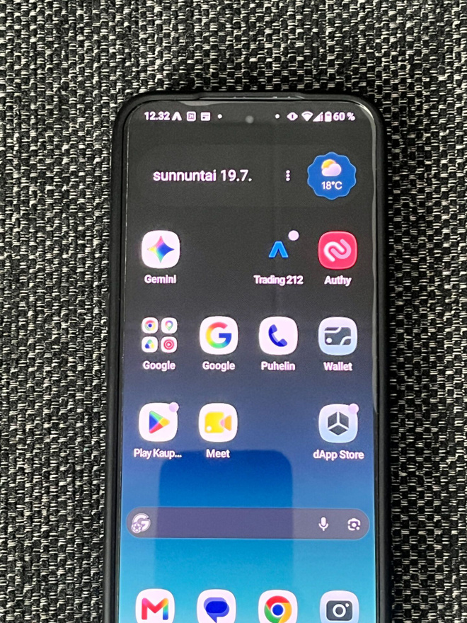 Solana Seeker älypuhelin 128 GB musta