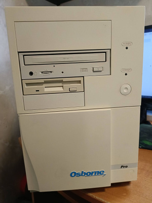 Retrotietokone: Osborne PRO CT5M-166U (Pentium MMX, WIN 98)