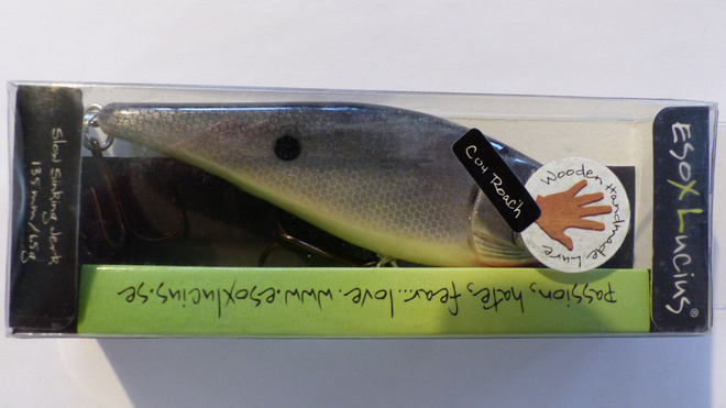 ESOX LUCIUS 13,5cm, 65g Slow Sinking Väri: Roach