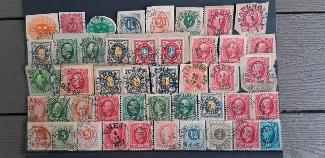 RUOTSI VANHAA (ennen 1900) LEIMATTUJA postimerkkejä 46 kpl