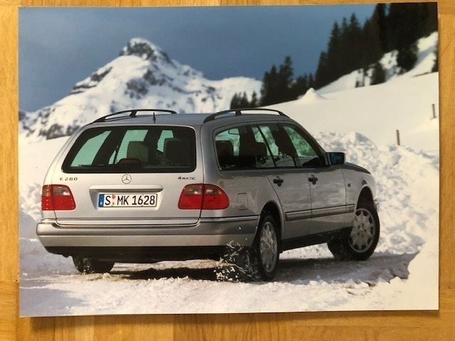 Lehdistökuva Mercedes-Benz E-luokka farmari S210, E-sarja