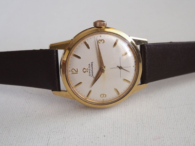 Omega Seamaster vetokello.