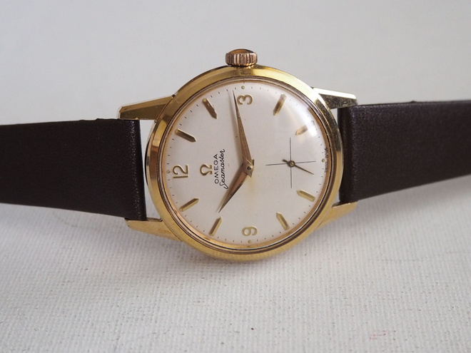 Omega Seamaster vetokello.